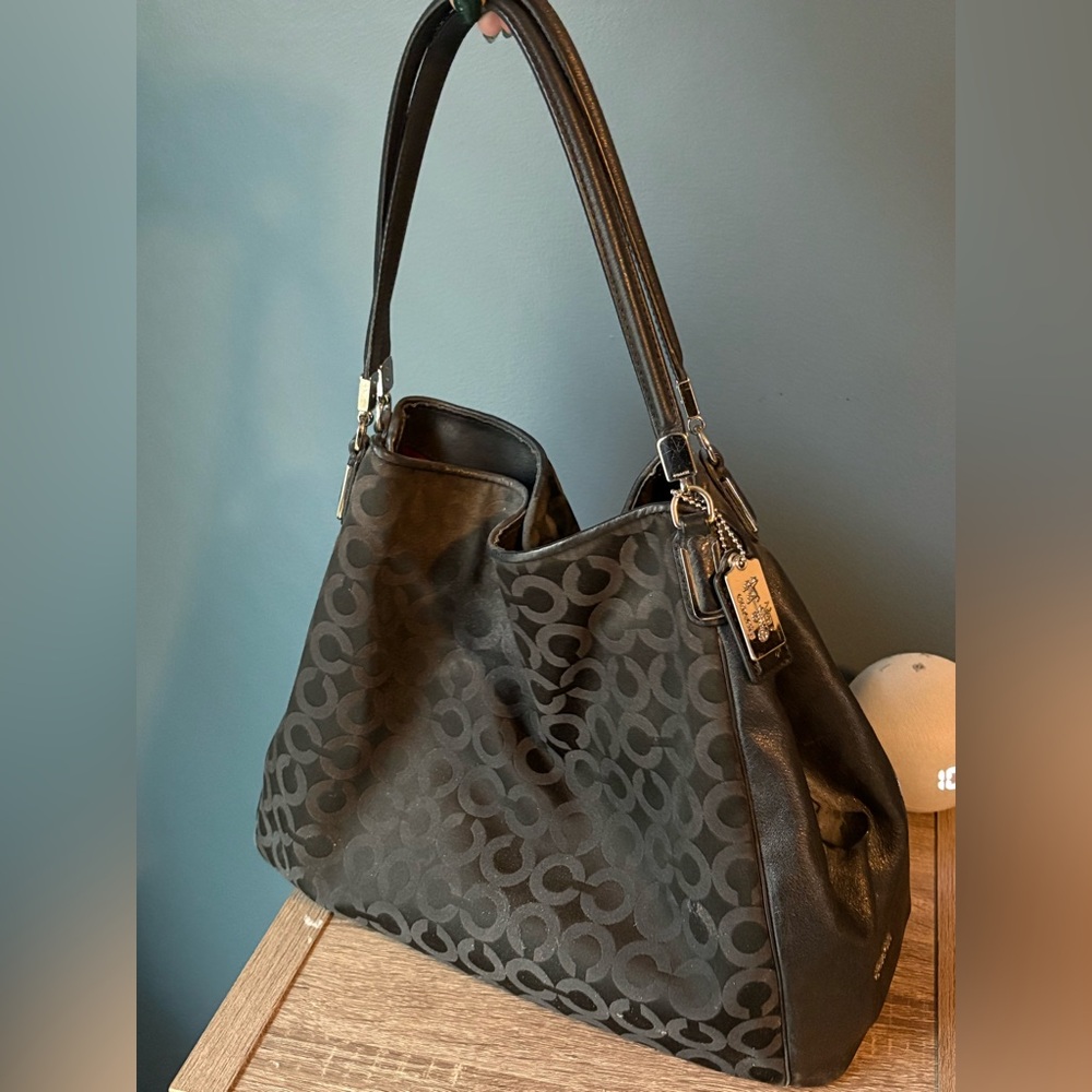 COACH Signature 25637 Op Art Sateen Phoebe Shoulder Handbag Purse Black